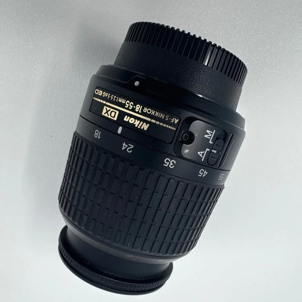 Nikon AF-S DX Zoom-Nikkor 18-55mm f/3.5-5.6G ED II Lens Black